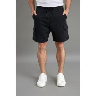 Imagem de Bermuda Moletom Masculina em Poliéster Bolso Cargo e Cordão-Masculino