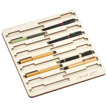 Imagem de BENECREAT Gabarito de gravação a laser com 18 compartimentos, ferramenta de suporte de caneta de precisão, suporte de gravação estável, gabarito de gravação em madeira para fazer canetas criativas