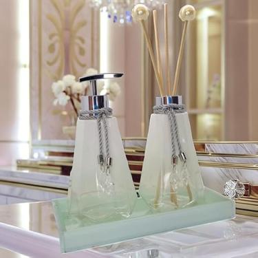 Imagem de Kit Lavabo Completo 300ml em Vidro Premium com Aromatizador Difusor Saboneteira e Bandeja Decorativa(Branco Degrade C/Prata,Sem Bandeja)