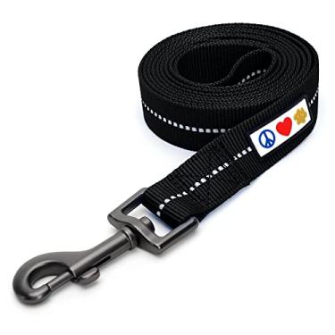 Imagem de Pawtitas Coleira reciclada para cães de 1,8 m com linha costurada refletiva na lateral | Coleira refletiva média para cães feita de garrafas de plástico coletadas dos oceanos – Coleira preta para cães
