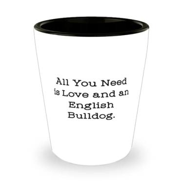 Imagem de Bulldog inglês divertido, All You Need is Love and a English Bulldog, copo de aniversário para buldogue inglês