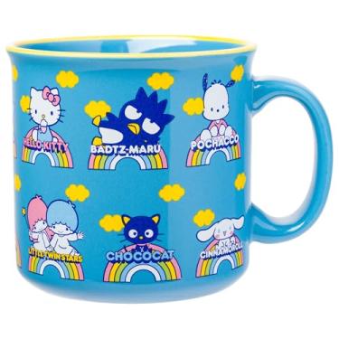 Imagem de Silver Buffalo Caneca Sanrio Hello Kitty and Friends Rainbow Cloud Ceramic Camper, 590 ml
