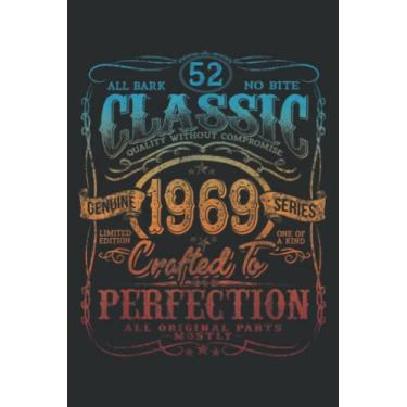 Imagem de Vintage 1969 Limited Edition Good 52 Year Old 52Nd Birthday Meme: FLOWER JOURNAL: 6" x 9", 110 Pages, Lined Writing Notebook, White Lined Paper, ... Memos, Meetings, ... Artists, and Students.