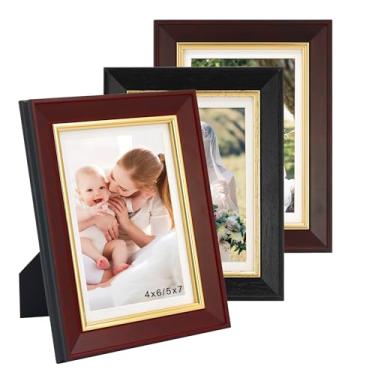 Imagem de FramePro Porta-retrato 12 x 18 cm com tapete branco para fotos de 10 x 15 cm, suporte de mesa e montagem na parede, madeira real com colagem de acabamento dourado, pacote com 3