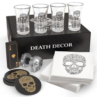 Imagem de Death Decor Conjunto de presente de copo de shot de caveira gótica – 4 copos de shot (28 g), porta-copos de caveira preta, cartas de baralho à prova d'água e 30 guardanapos em caixa de presente preta