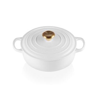 Imagem de PANELA SAUTEUSE LE CREUSET SIGNATURE 24CM COM PEGADOR DOURADO BRANCO 21198240101441