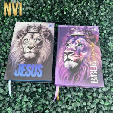 Imagem de Kit NVI Casal Cristão 2 Bíblias Evangélicas Jesus Azul e Leão Roxo Let