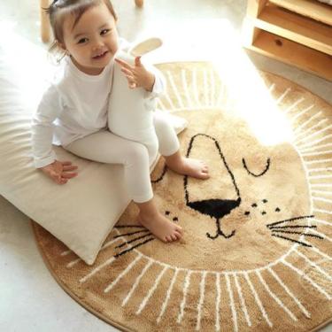 Imagem de Tapete Decorativo Leãozinho Olhos Fechados Diversos Ambientes ANTIÁCAR