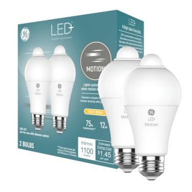 Imagem de Lâmpadas de LED GE LED + sensor de movimento, luz de segurança, branco quente, lâmpadas padrão A21 (pacote com 2)