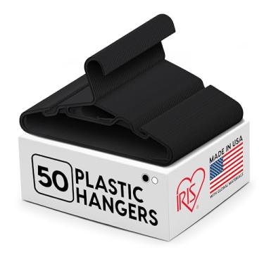 Imagem de IRIS Pacote com 50 cabides dos EUA, cabides de plástico flexível durável com ranhuras de ombro e ganchos de acessórios, organizador de armário de lavanderia, dormitório, cabides para camisas, casacos