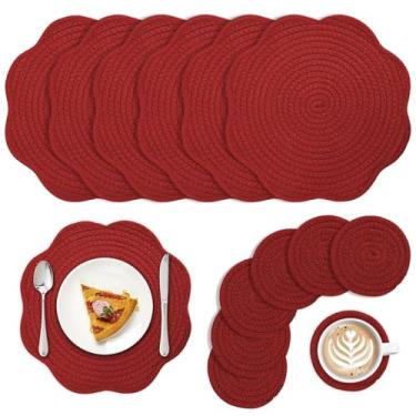 Imagem de Kuabiz Jogo americano de tecido, conjunto de 12 descansos americanos em forma de flor vermelha, porta-copos redondos feitos à mão com corda de algodão resistente ao calor para decoração de mesa de