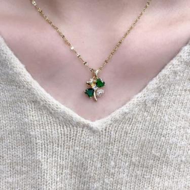 Imagem de Colar elegante com pingente de trevo de zircônia cúbica verde banhado a ouro com quatro folhas, colar delicado para casamento, acessórios de aniversário de São Patrício, joias de 45,7 cm