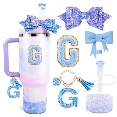 Imagem de Lingdeer Conjunto de acessórios de copo azul para Stanley 850 g e copo de 1,134 g com alça, pingentes de letras, capas de canudo de arco e diamante, bota de silicone com glitter, adesivo personalizado