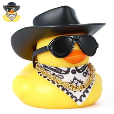 Imagem de FINEED Mini chapéu de cowboy preto de pato de borracha com óculos de sol, bandana e colar dourado - Acessório de decoração de painel engraçado para interior de carro, decoração de alívio de estresse