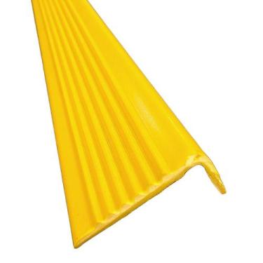 Imagem de Perfil pvc cantoneira degrau amarela 1 mt 30mm x 16mm - JANPOL