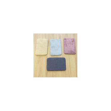 Imagem de Tapete Retangular com Relevo Geométrico, 100% Poliéster, 40x60cm, Macio e Confortável, Cores Sortidas (Cinza, Rosa, Azul, Bege, Preto)