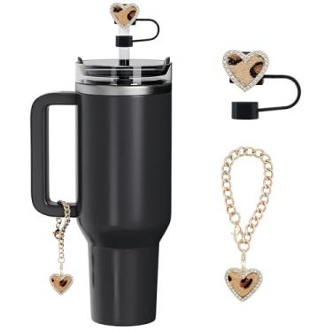 Imagem de Orehymbe Conjunto de acessórios leopardo compatível com copo Stanley de 850 g 1,134 g com alça, incluindo tampa de palha reutilizável de 10 mm e pingente de corrente fofo (coração)