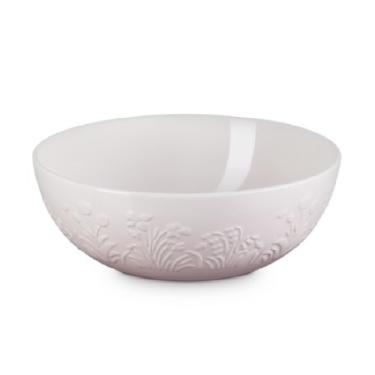 Imagem de MULTI BOWL LE CREUSET JARDIN EM CERAMICA COM RELEVO 3,6L SHELL PINK 80040607770003