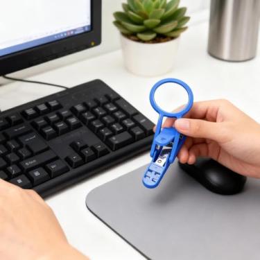 Imagem de 1 peça de cortador de unhas de animais de estimação com lente de aumento rotativo para idosos com lente de aumento adequado para hamsters ouriços e pequenos animais de estimação com alças