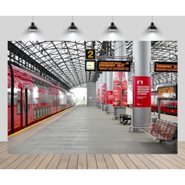 Imagem de CHNYWORK Fundo de estação de trem de 1,5 x 0,9 m, plataforma ferroviária, trem vermelho, arqueado, fundo, tema de trem, crianças, adultos, decoração de festa de aniversário, retrato de cabine de