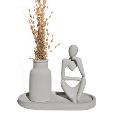 Imagem de Conjunto Decorativo 3 Peças Estátua Pensadora Garrafa Lisa Bandeja Cinza