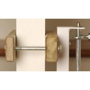 Imagem de Braçadeira quadrada Cardinal Gates para portões de animais de estimação