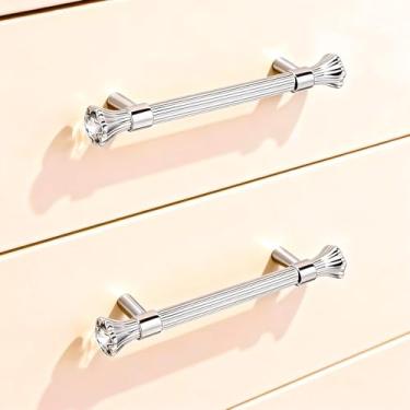 Imagem de BEIUTAO Pacote com 8 puxadores de armário de cozinha prateados, puxadores de gaveta de cômoda de cristal, puxadores de armário de banheiro modernos, ferragens de cozinha para armários, puxador de liga