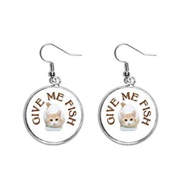 Imagem de Brinco de prata com pingente de orelha de gato com peixe seco de jantar