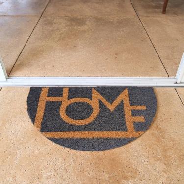 Imagem de Capacho Meia Lua Fibra De Coco Base PVC 60x33cm - Komeco