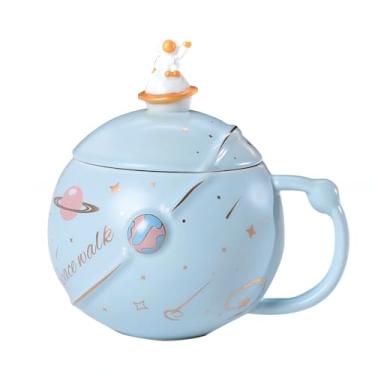 Imagem de GawmFoiuy Canecas de astronauta de 425 g com tampa e colher Caneca de cerâmica planeta, canecas para chá, café, presentes de aniversário para pais e amigos. Caneca espacial (azul)