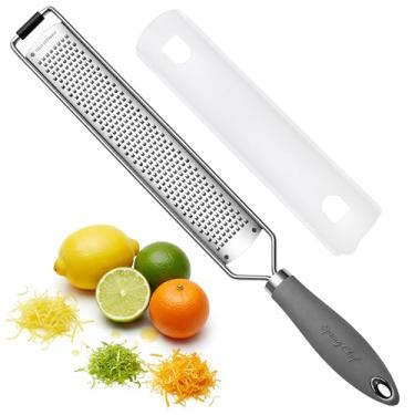 Imagem de Spring Chef Ralador de raspador de limão de aço inoxidável com alça - alho, queijo, parmesão, noz-moscada, limão, gengibre - ferramenta de cozinha resistente - raspador de frutas cítricas com tampa de