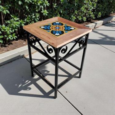 Imagem de Banquinho Banco de Ferro e Madeira com Ladrilho Ideal para Varanda, Ja