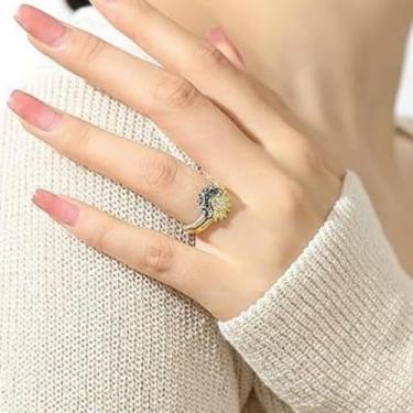 Imagem de Conjunto de anéis de casal para mulheres, anéis de prata dourados ajustáveis, joias celestiais delicadas, anéis de compromisso com design de lua explosão solar, anéis de dedo empilháveis vintage