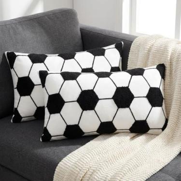 Imagem de Hillsuren 2 peças de capas de almofada de veludo bola de futebol 30 x 50 cm 3D adornado futebol preto bordado tema esportivo capa de almofada decorativa para quarto, sofá, sala de estar, poltrona