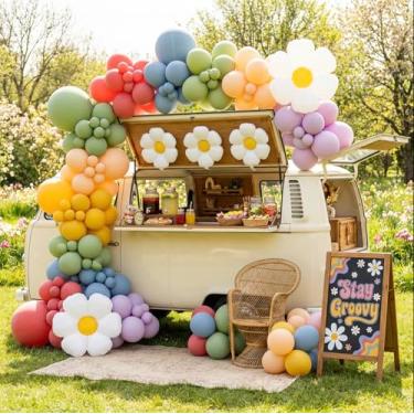 Imagem de Kit de arco de balão de margarida pastel, vermelho, azul, verde, roxo com margarida, balão de flores para primavera, chá de bebê, Páscoa, festa de chá ao ar livre, dois bebês descolados em flor