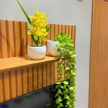 Imagem de Kit 2 Arranjos de Flores Artificiais Decorativas – Vaso Pendente com Eucalipto e Folhagem com Laço para Casa e Escritório (Amarela)