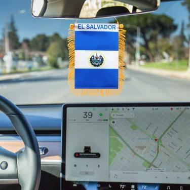 Imagem de Bandeira para pendurar janela de El Salvador de 10 x 15 cm - Mini bandeira e decoração de espelho retrovisor de carro - Franja e dupla face - Bandeira salvadorenha pendurada com ventosa