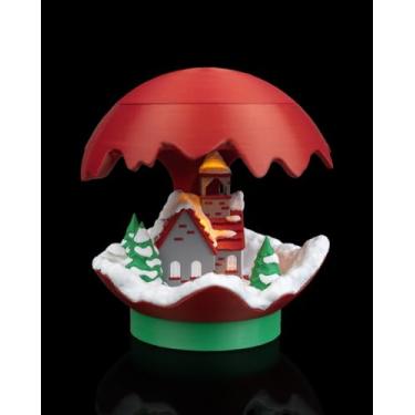 Imagem de Luminária Natalina Decorativa LED, Casa na Neve com Árvores, Cúpula Vermelha, Iluminação Ambiente para Decoração de Natal