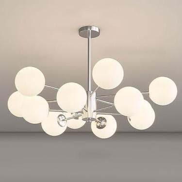Imagem de Lustres modernos com múltiplas lâmpadas e cúpulas de vidro branco em formato de globo para teto, ideais para quartos, salas de estar, cozinhas, ilhas e mesas de jantar.