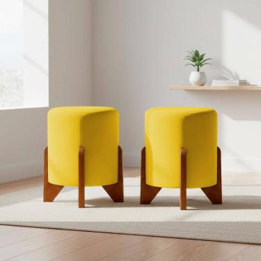 Imagem de Kit 2 Puffs Decorativos Eloah Redondo Assento Extra para Sala Quarto Suede Cores Pufe com Pés de Madeira