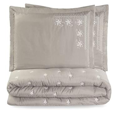 Imagem de Cobre Leito Saint Germain Casal/Queen Micropercal 200 Fios, Cinza/Bordado Branco, 3 peças, Marina Enxovais