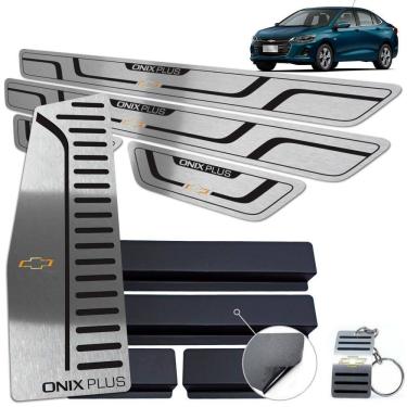 Imagem de Descanso de Pé + Soleira Onix Plus 2020 Preto Baixo Relevo