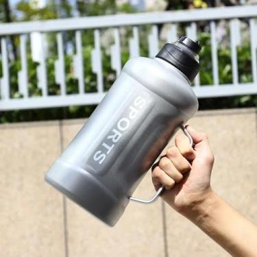 Imagem de Garrafa Térmica de Grande Capacidade, Garrafa de Água em Aço Inoxidável com Bico Duplo, 2 litros, Mantém Bebidas Geladas e Quentes, Antivazamento, Ideal para Praia, Academia, Trilhas (p1697) (cinza)