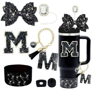 Imagem de Conjunto de acessórios de copo Stanley preto de 7 peças, decorações de iniciais para Stanley Cup 850.5 g 1,134 g, inclui cobertura de canudo de joia, tampa à prova de derramamento, pingente de alça