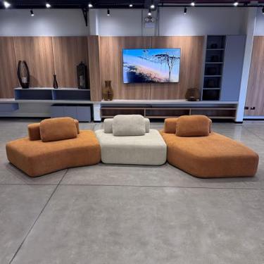 Imagem de Sofá Ilha Sala de Estar 2 Módulos e Chaise Dakota Encosto Almofadas Soltas Bouclê Rústico Terracota/Greige G33 - Gran Belo