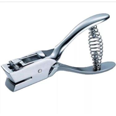 Imagem de Alicate Furador Ovóide para Crachá Pvc - Profissional