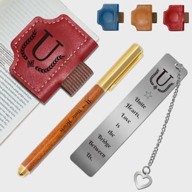 Imagem de Marcador de livro personalizado com suporte de caneta, conjunto de marcadores de livro de couro magnético personalizado com canetas de madeira personalizadas e marcador de livro de metal – para