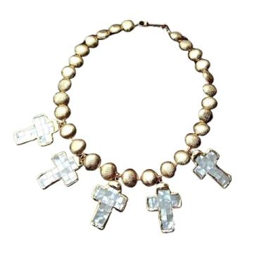 Imagem de SQGGMOAUSC Colar banhado a ouro de 15 mm em forma de moeda escovada, 30 x 40 mm, pingente de crucifixo em madrepérola