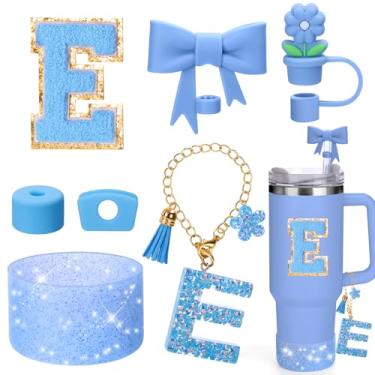 Imagem de AIERSA Conjunto de acessórios de copo azul para Stanley Cup 40 copo de 850 g com alça, decorações de pingentes de copo com tampa de cobertura de palha de flor, pingentes de letra inicial, bota de