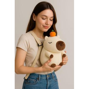 Imagem de Mochila De Pelúcia Capivara Menina Infantil Bege - Dudystore